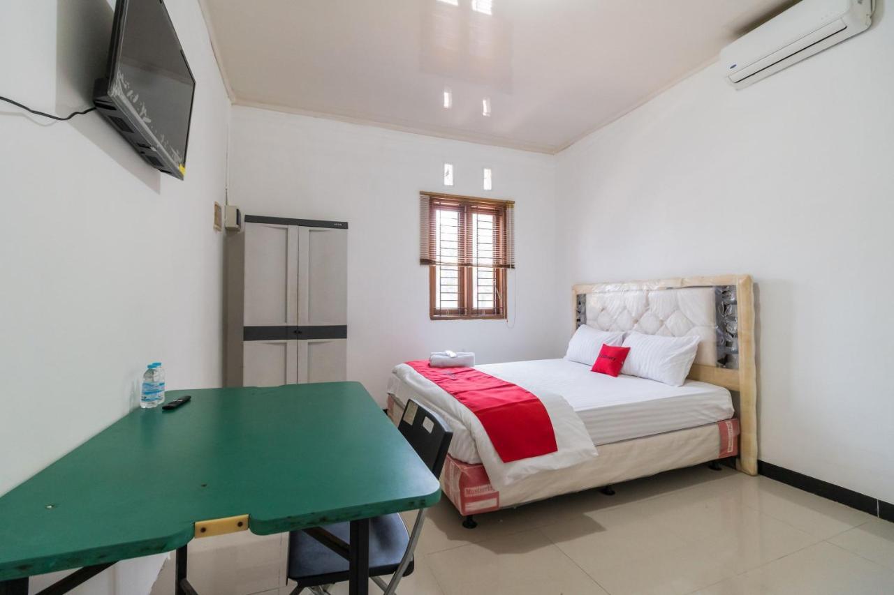 RedDoorz near Terminal Bubulak Bogor Hotel Bagian luar foto