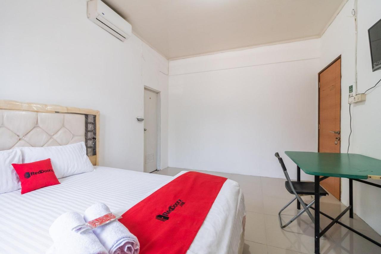 RedDoorz near Terminal Bubulak Bogor Hotel Bagian luar foto