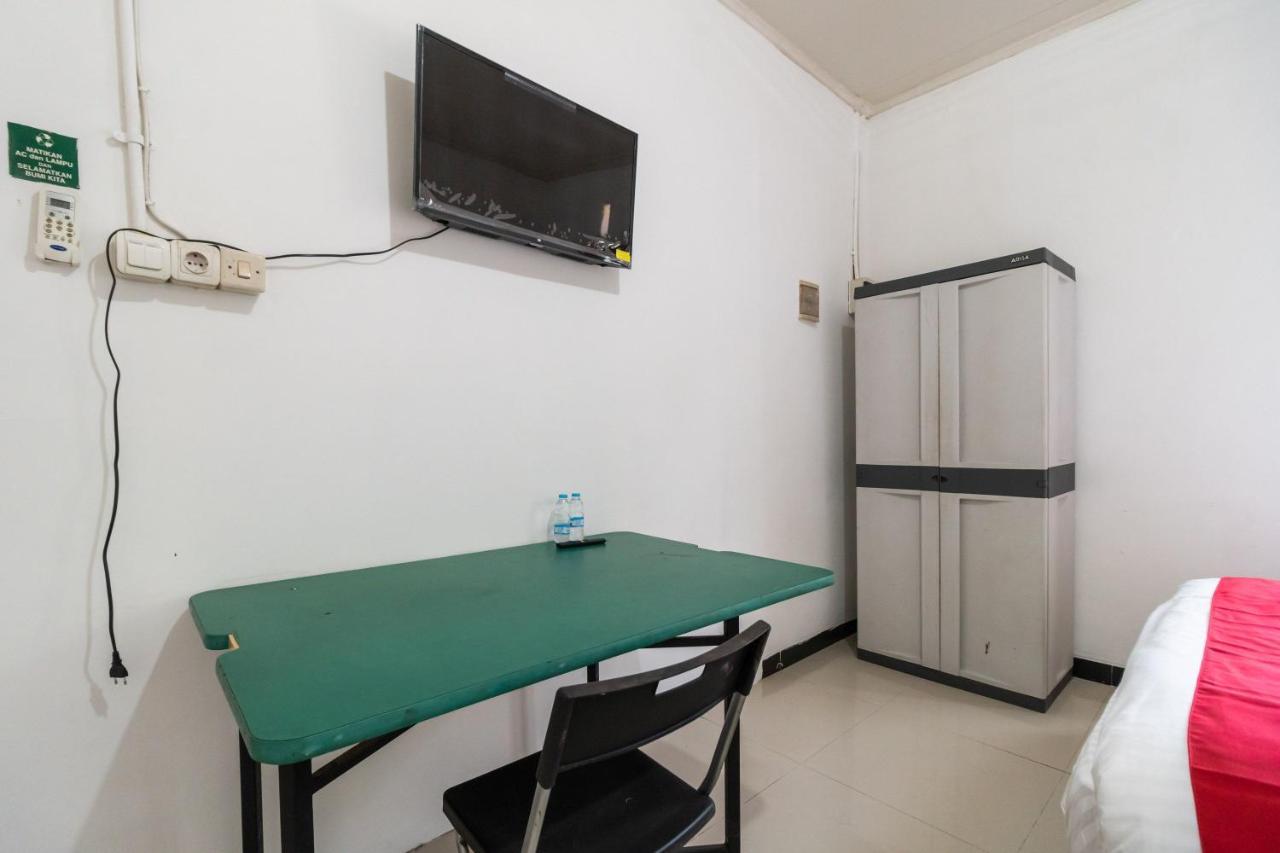 RedDoorz near Terminal Bubulak Bogor Hotel Bagian luar foto