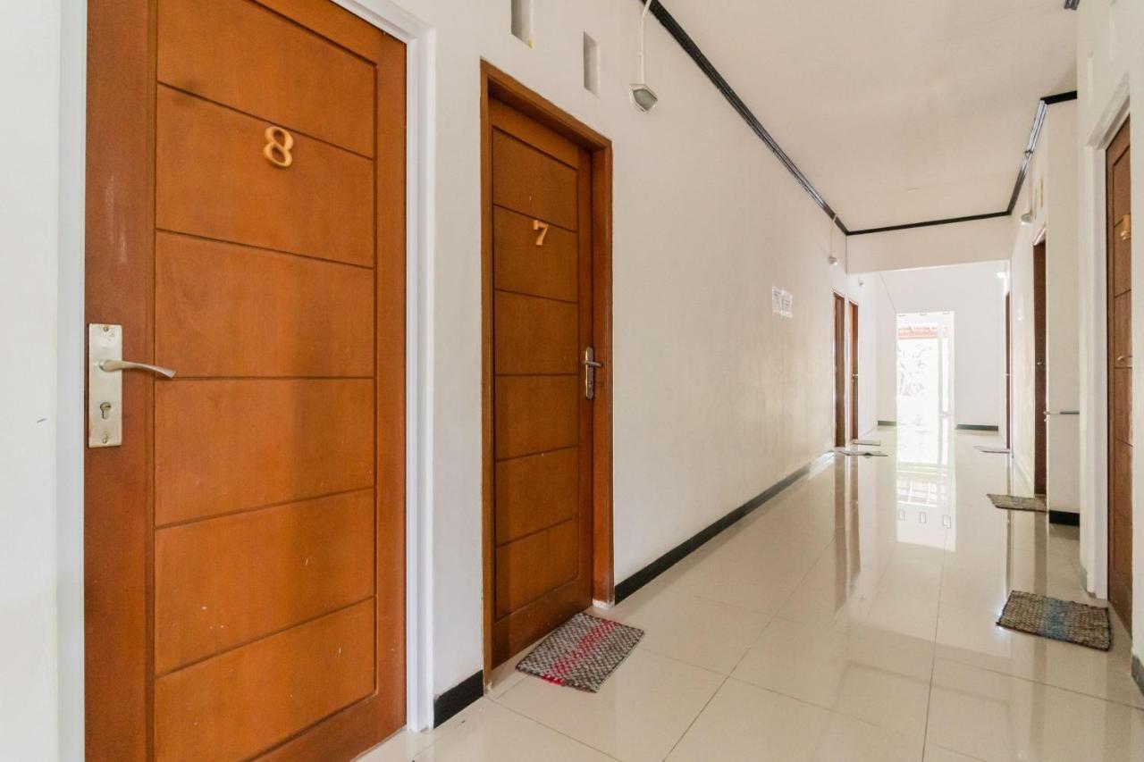RedDoorz near Terminal Bubulak Bogor Hotel Bagian luar foto